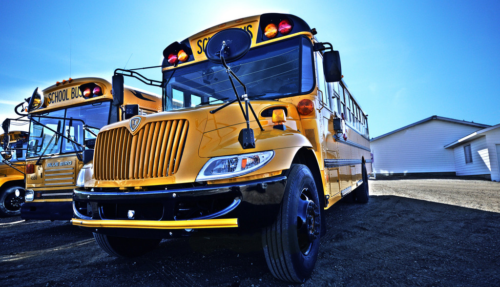 bUS e1376594855970 Services rent a school bus canada